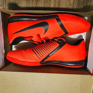 Nike Mens Fantom Venom Acadamy Size 11